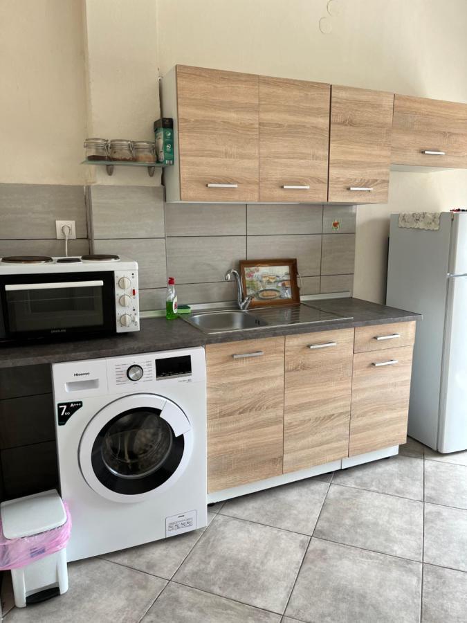 Xronis Apartments Nea Michaniona Bagian luar foto